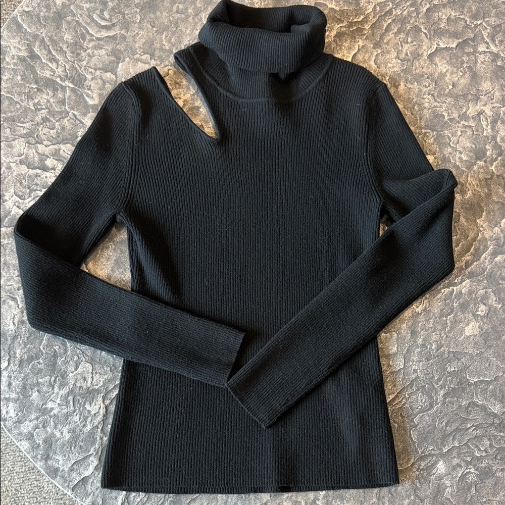 Love Token Black Cowl Neck Sweater with Cutout
Sz med